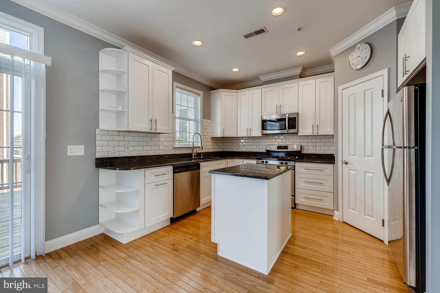 CAMDEN CROSSING - Residential Lease