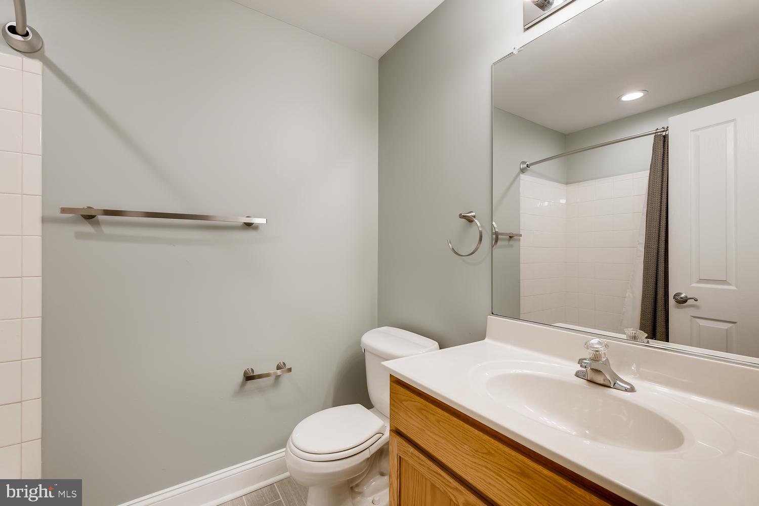 CAMDEN CROSSING - Residential Lease