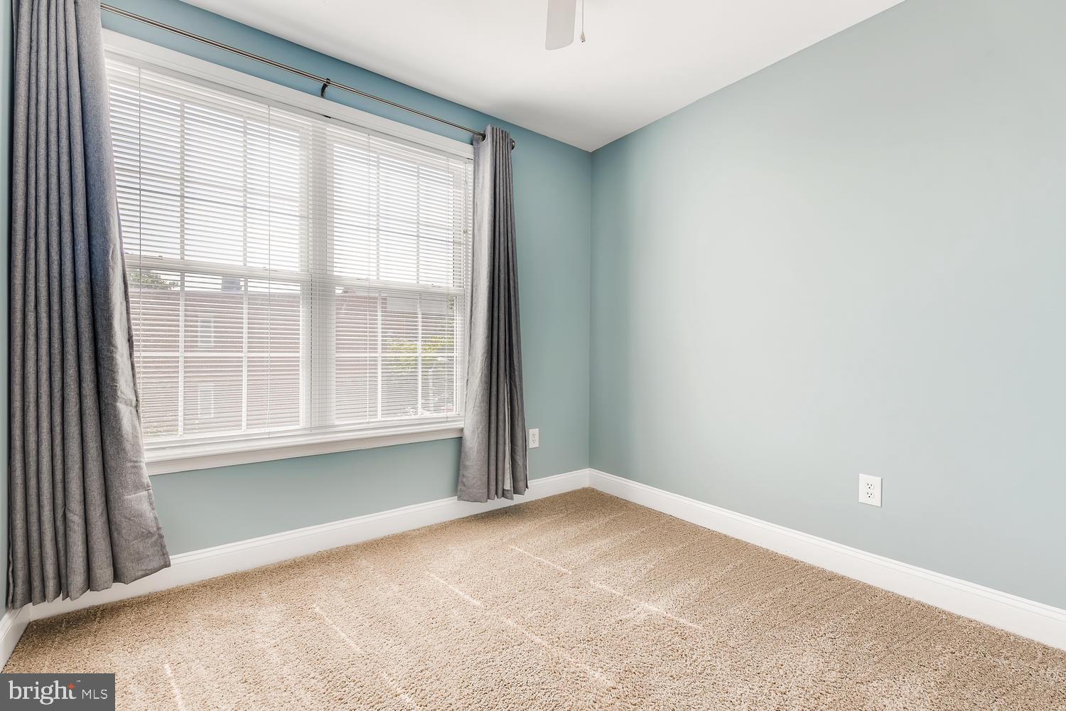 CAMDEN CROSSING - Residential Lease