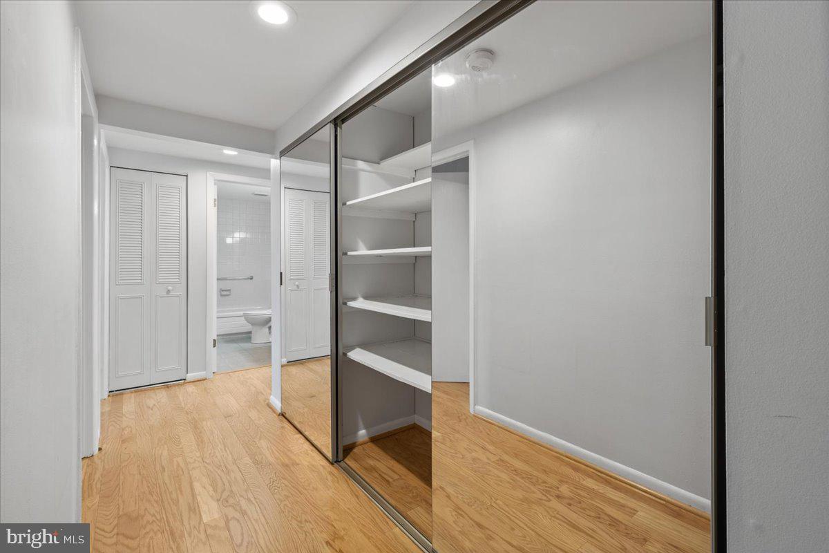 LEISURE WORLD - Residential