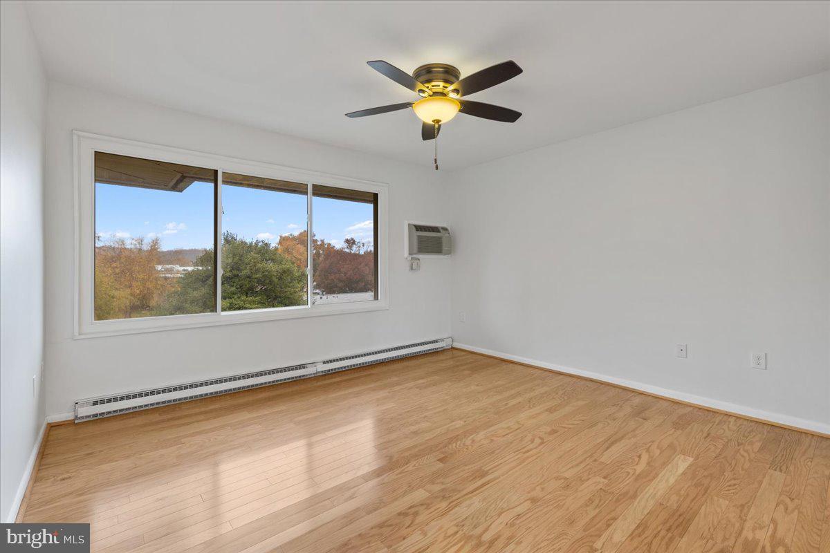 LEISURE WORLD - Residential