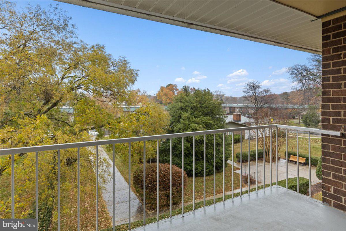 LEISURE WORLD - Residential