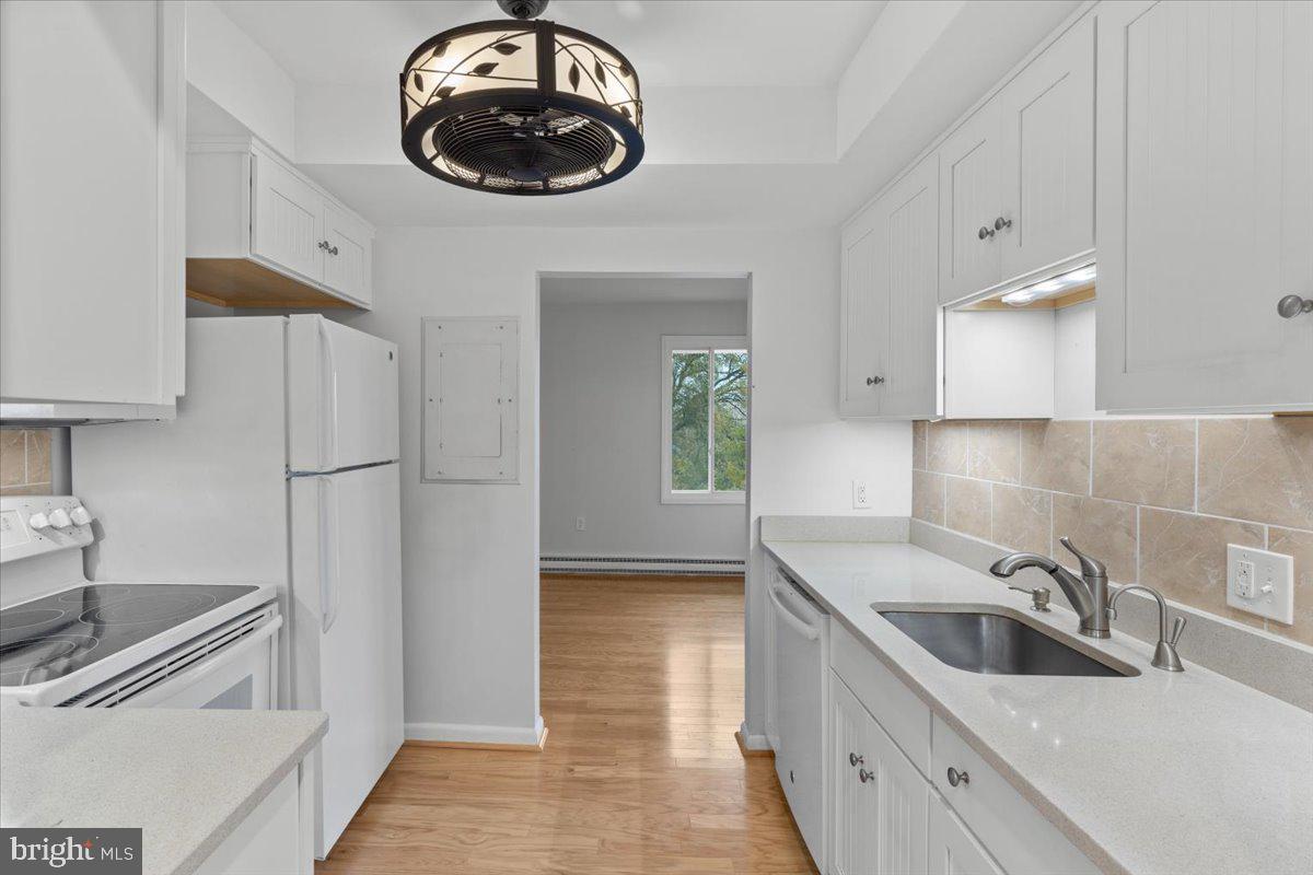 LEISURE WORLD - Residential