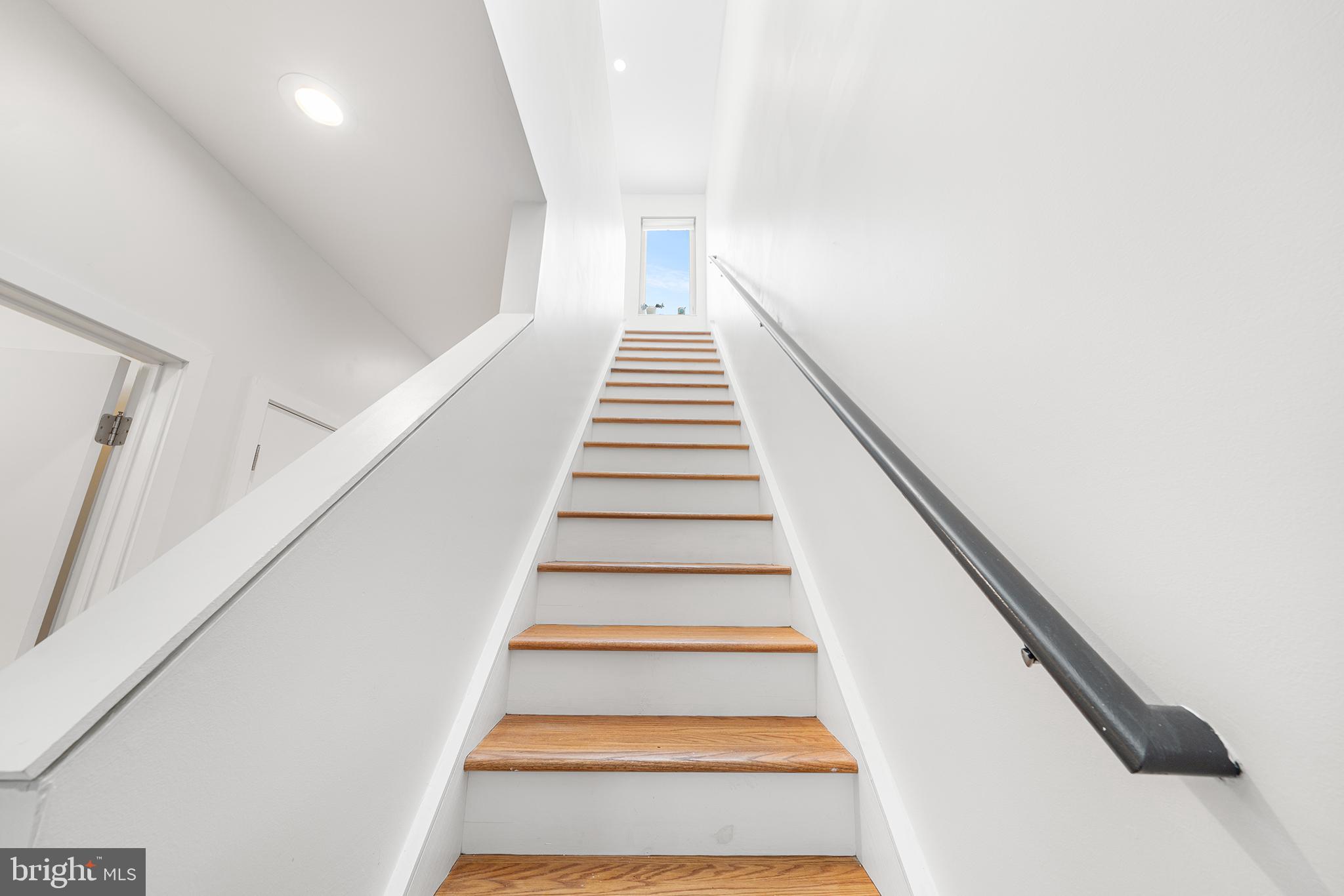 EAST KENSINGTON - Residential