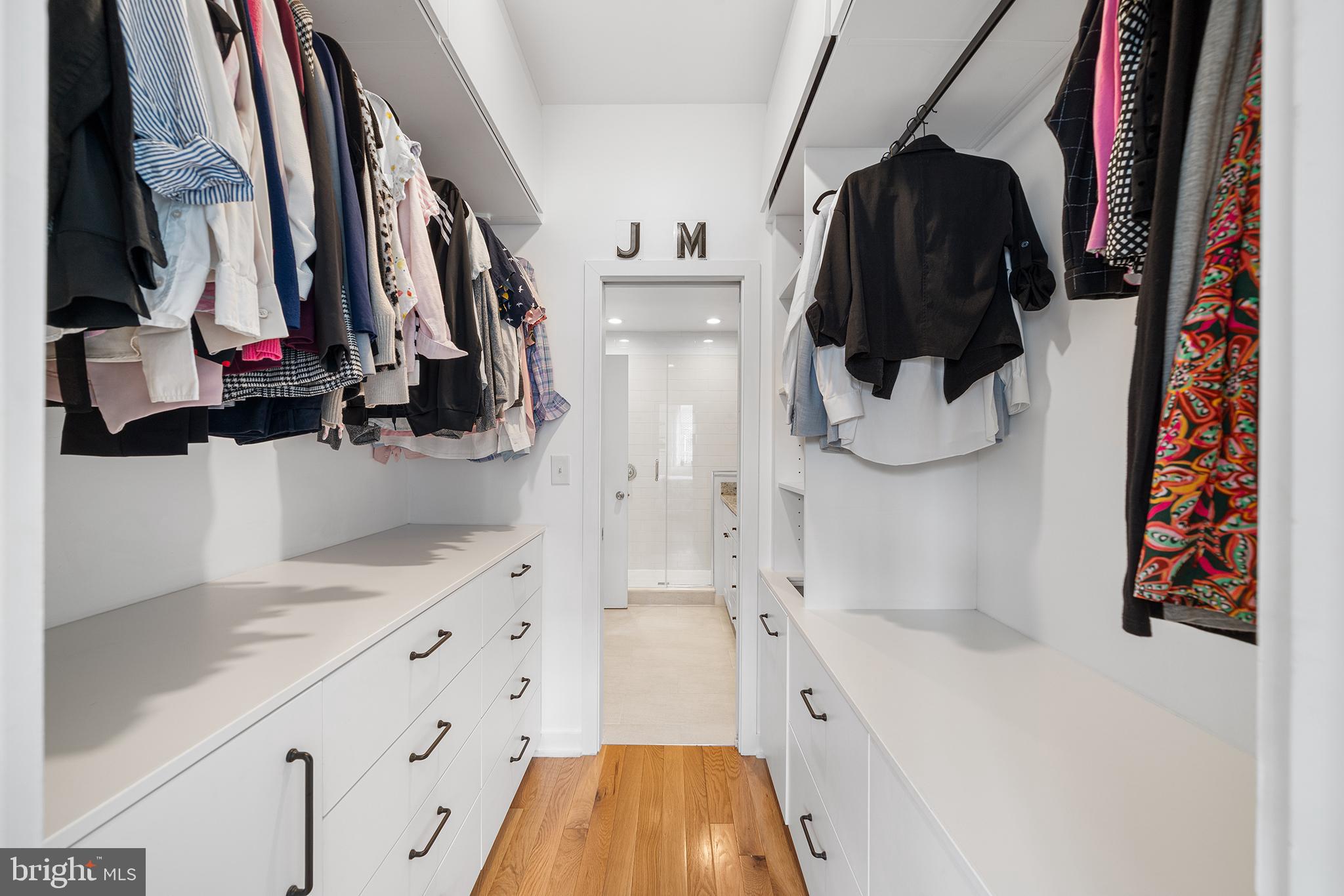 EAST KENSINGTON - Residential