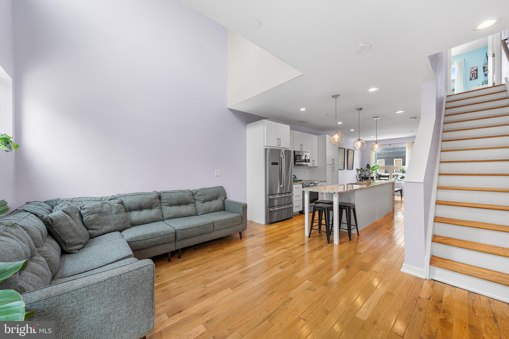EAST KENSINGTON - Residential