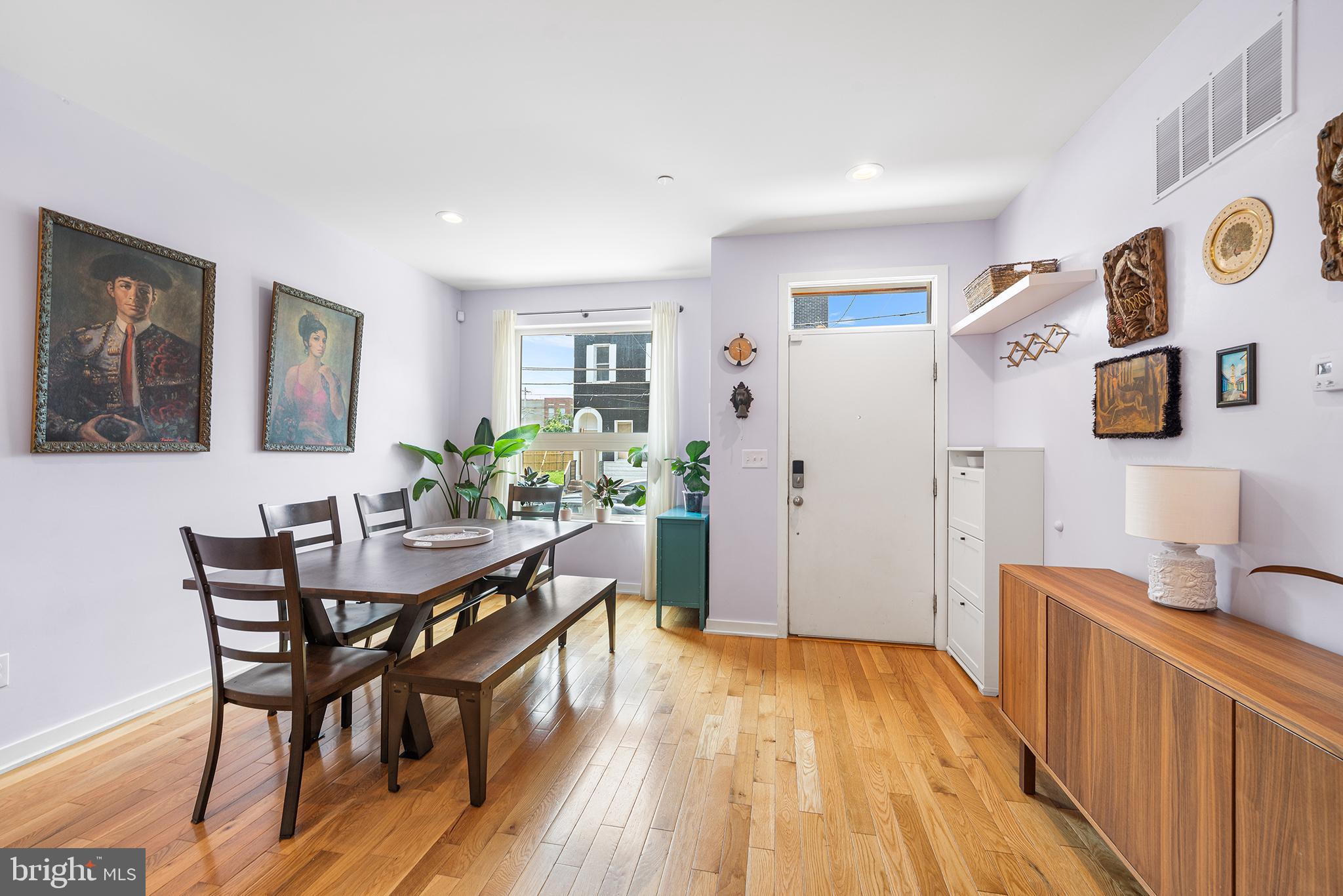 EAST KENSINGTON - Residential