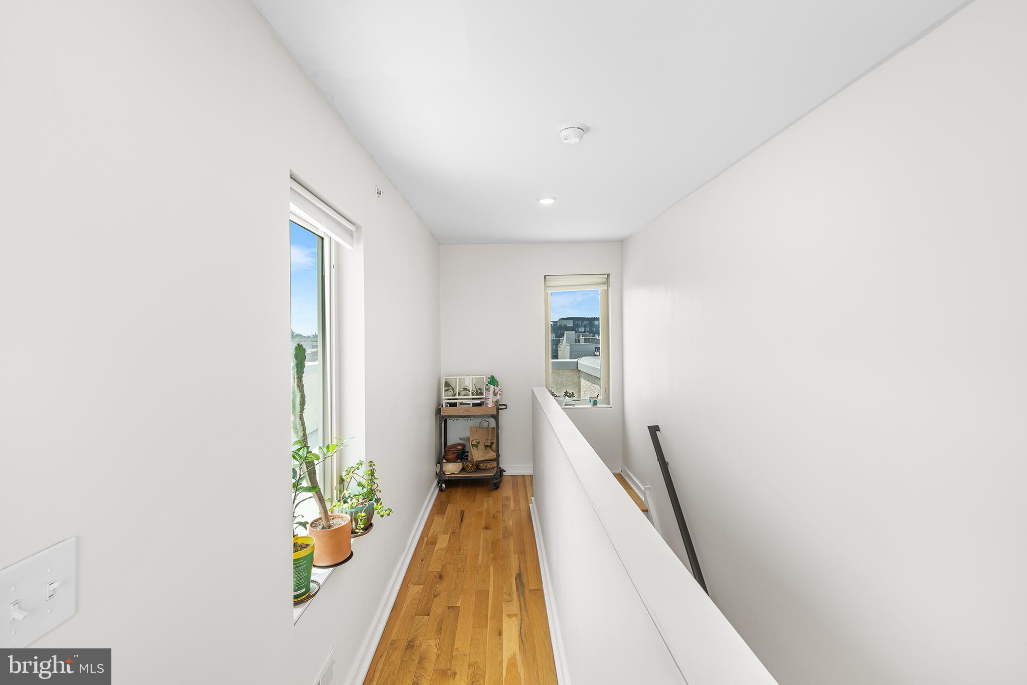 EAST KENSINGTON - Residential