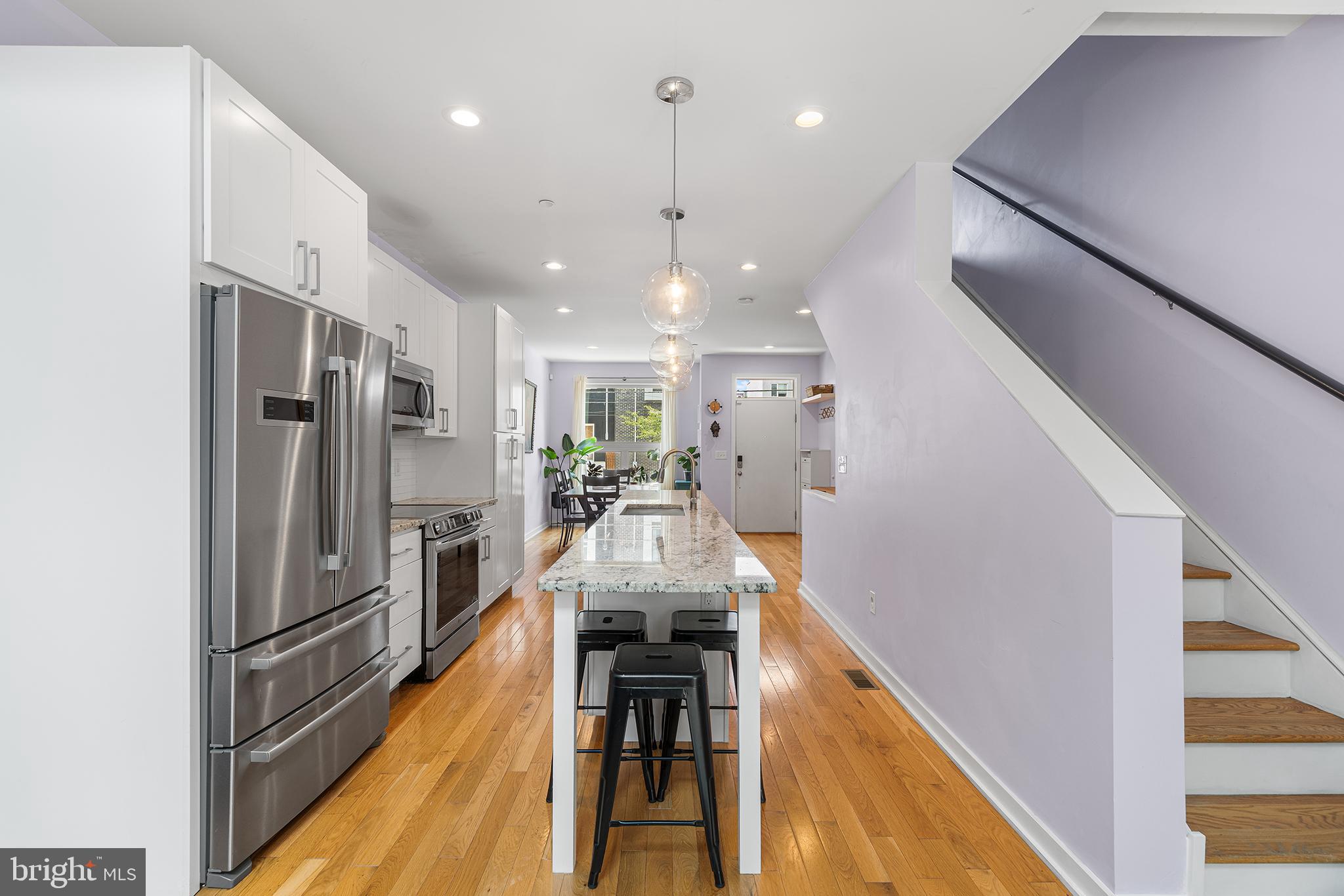 EAST KENSINGTON - Residential