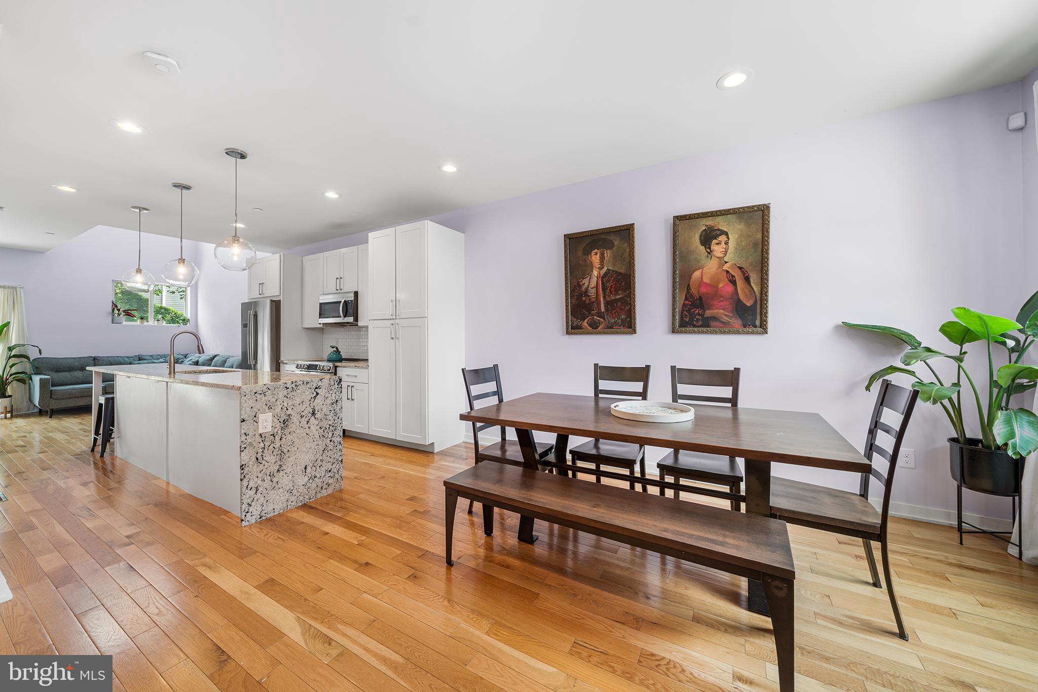 EAST KENSINGTON - Residential