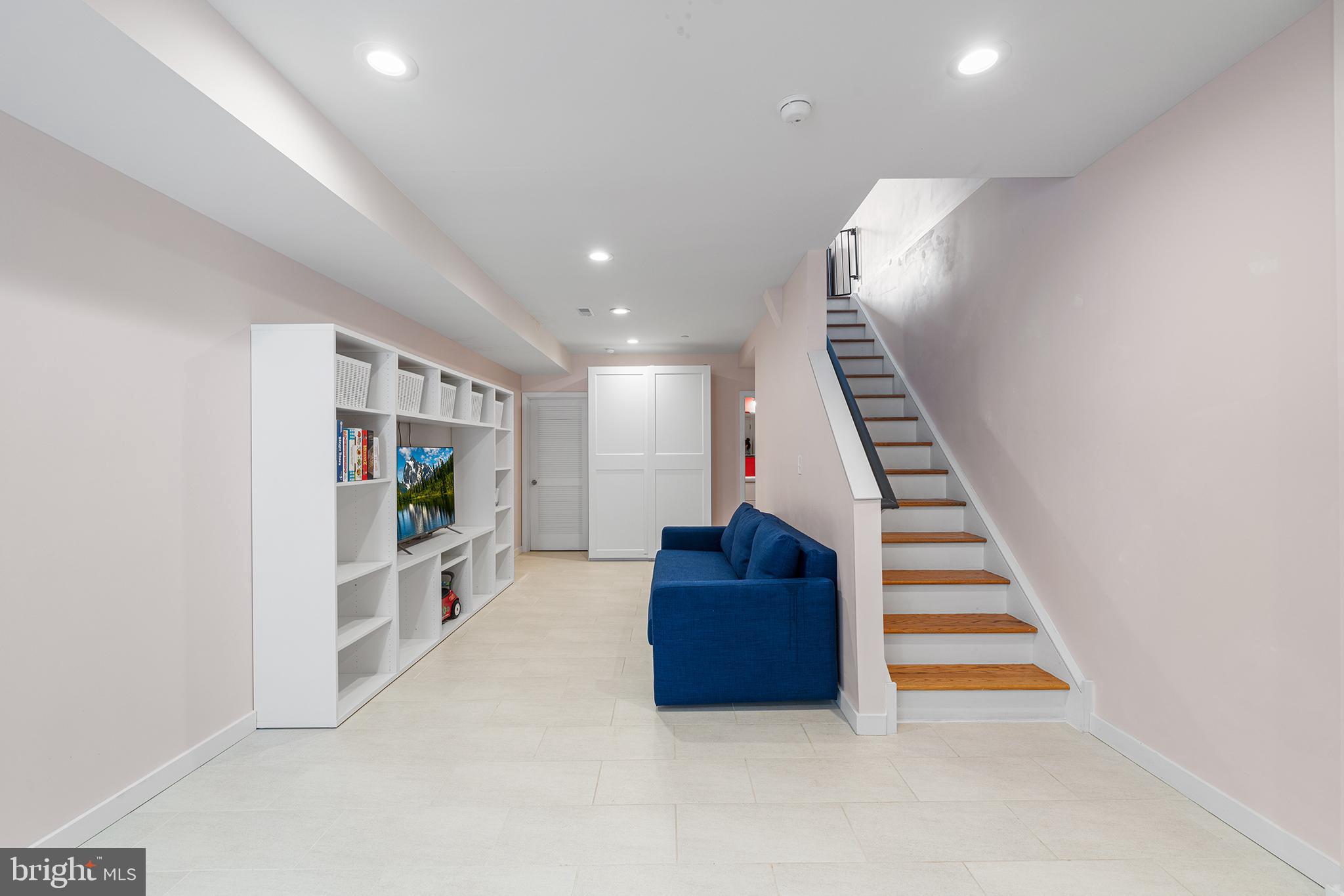 EAST KENSINGTON - Residential