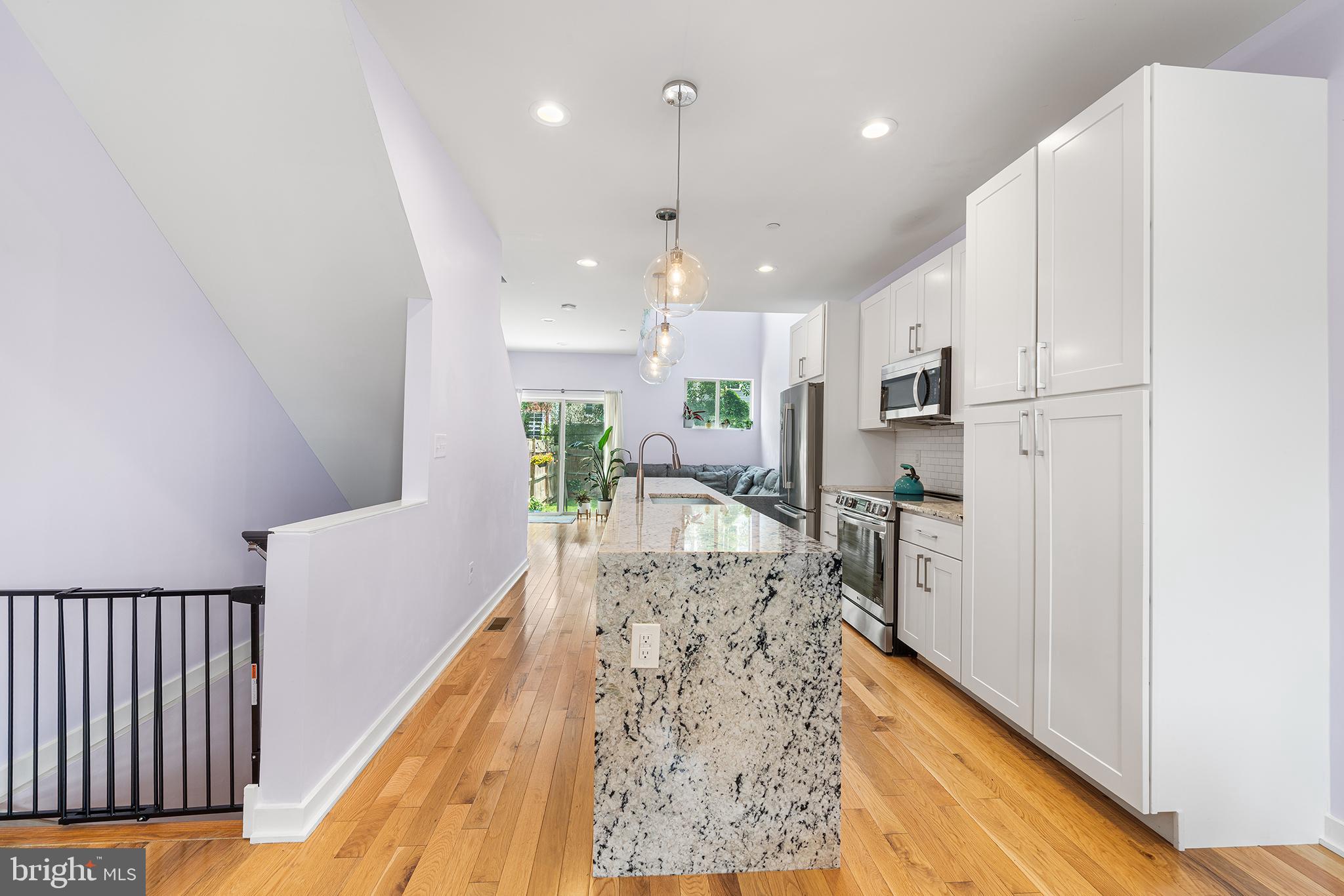 EAST KENSINGTON - Residential
