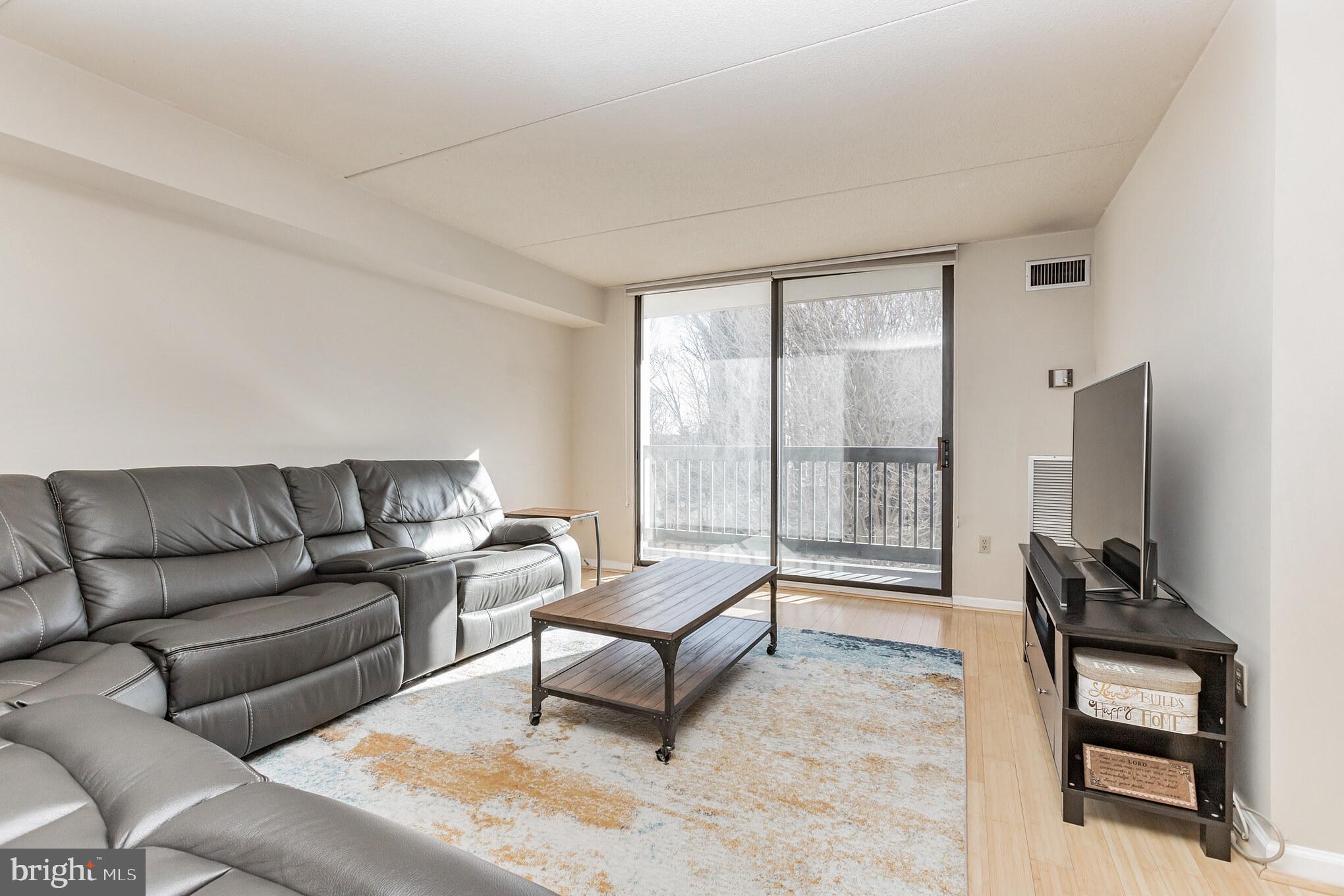 SENTINEL OF LANDMARK - Residential