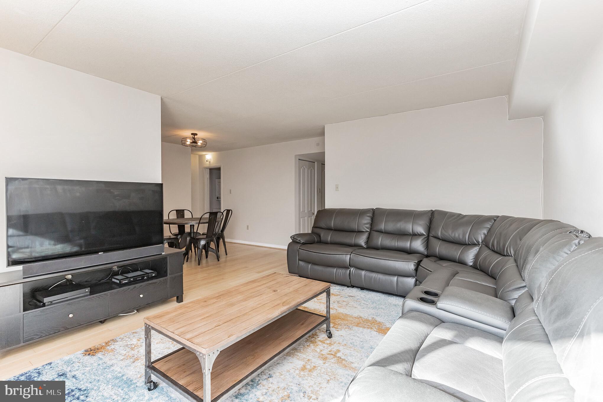 SENTINEL OF LANDMARK - Residential