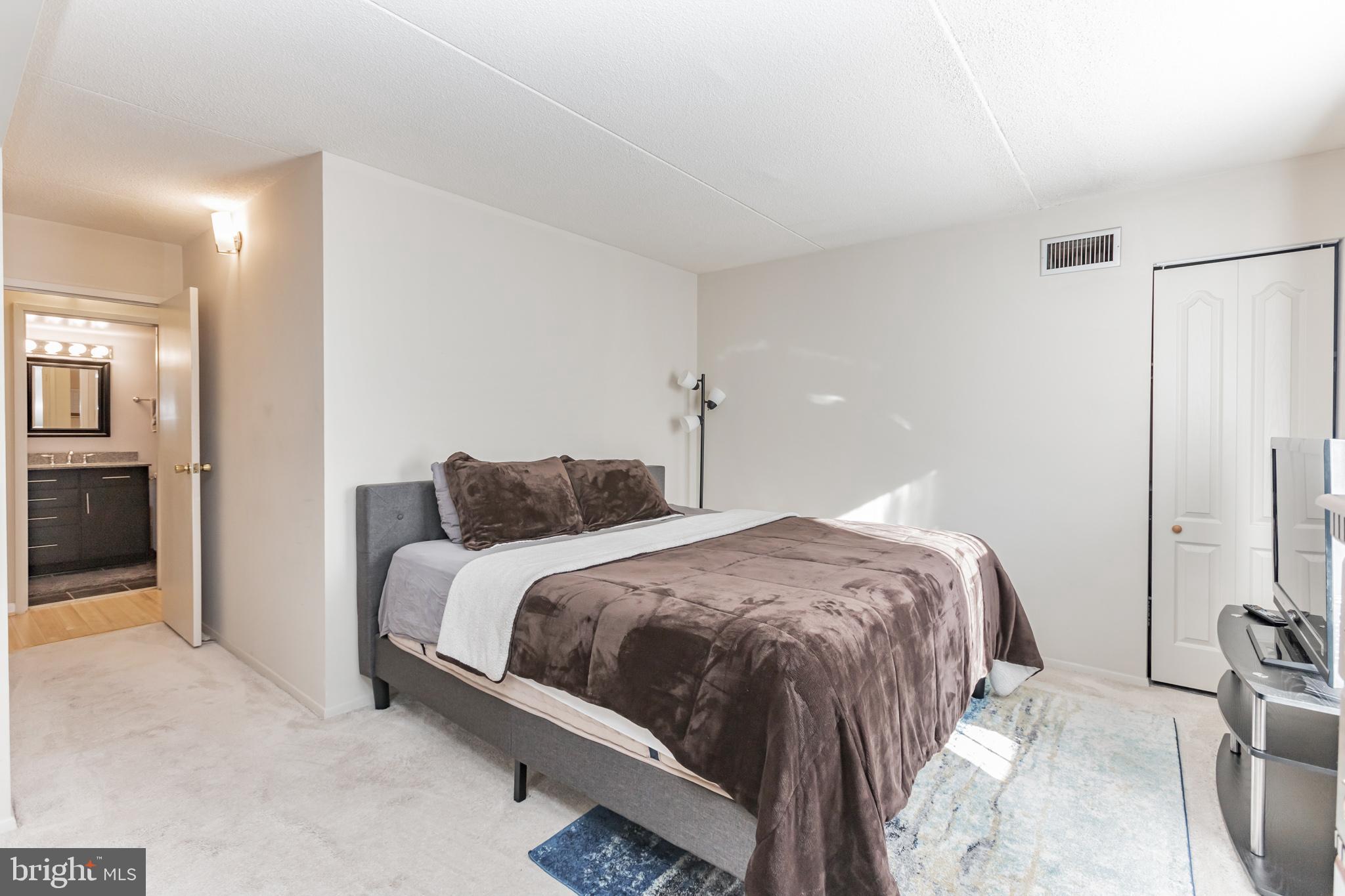 SENTINEL OF LANDMARK - Residential