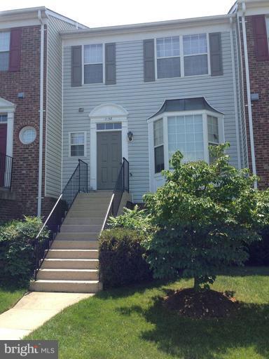 Newer construction, freshly painted, move-in ready town home near highly rated Nantucket ES. Open floor plan, gas fireplace,large eat-in kitchen, separate dining room and deck. Master suite with walk in closet, private bath with soaking tub. Basement laundry area leads to fenced back yard. Convenient to Ft. Meade, Rte 50 & 97. Member of Crofton Village Pool and Rec with pools,tennis and more.