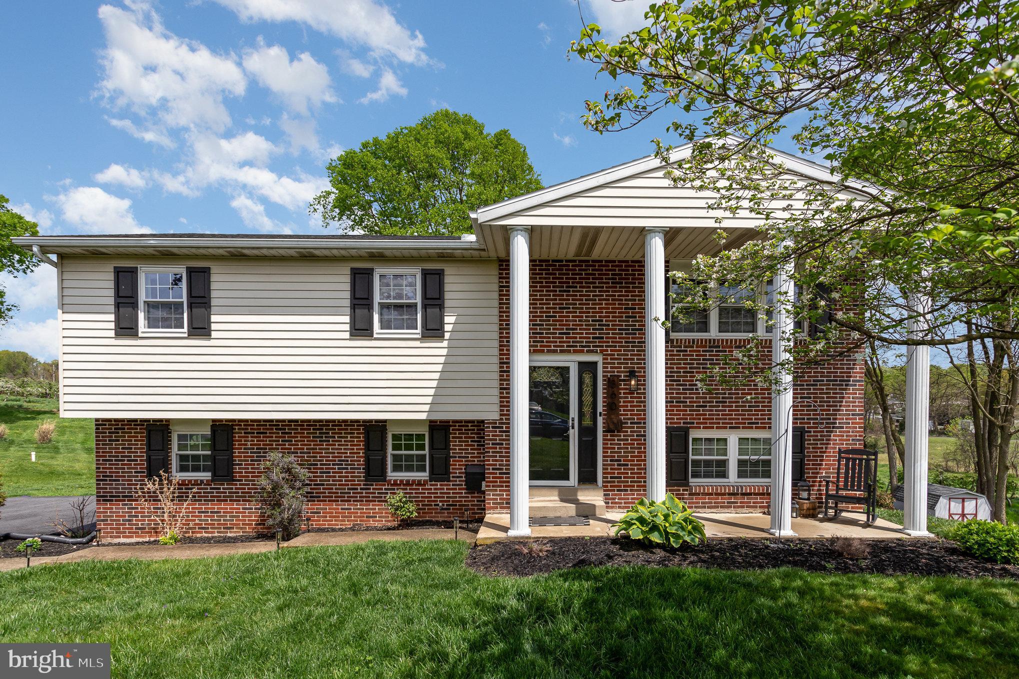 860 CHAUCER DRIVE