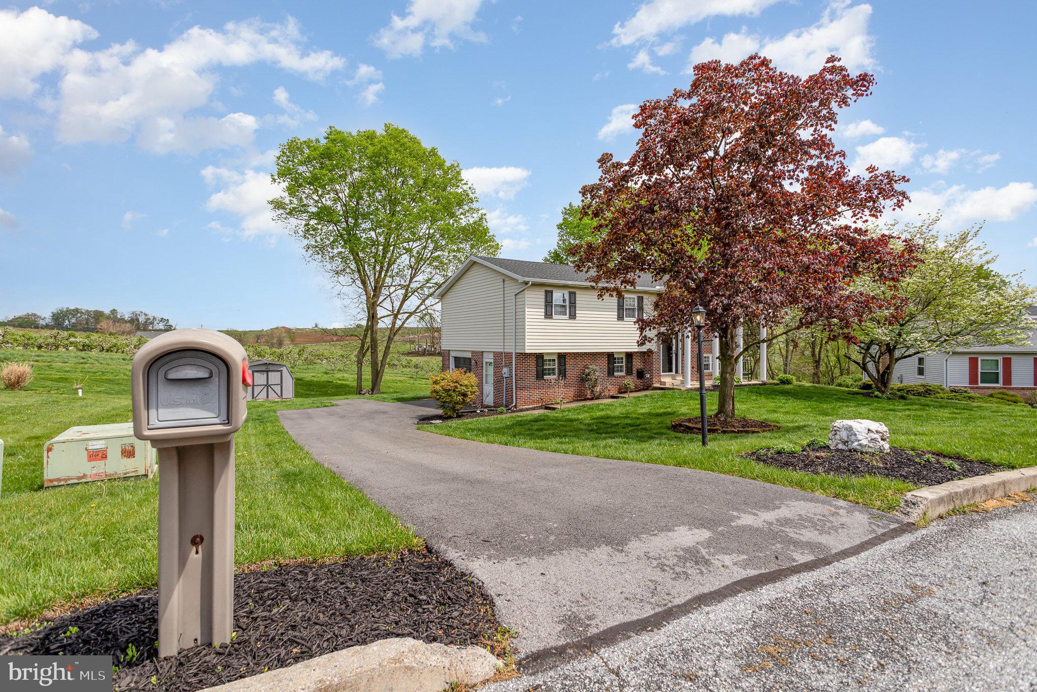 860 CHAUCER DRIVE