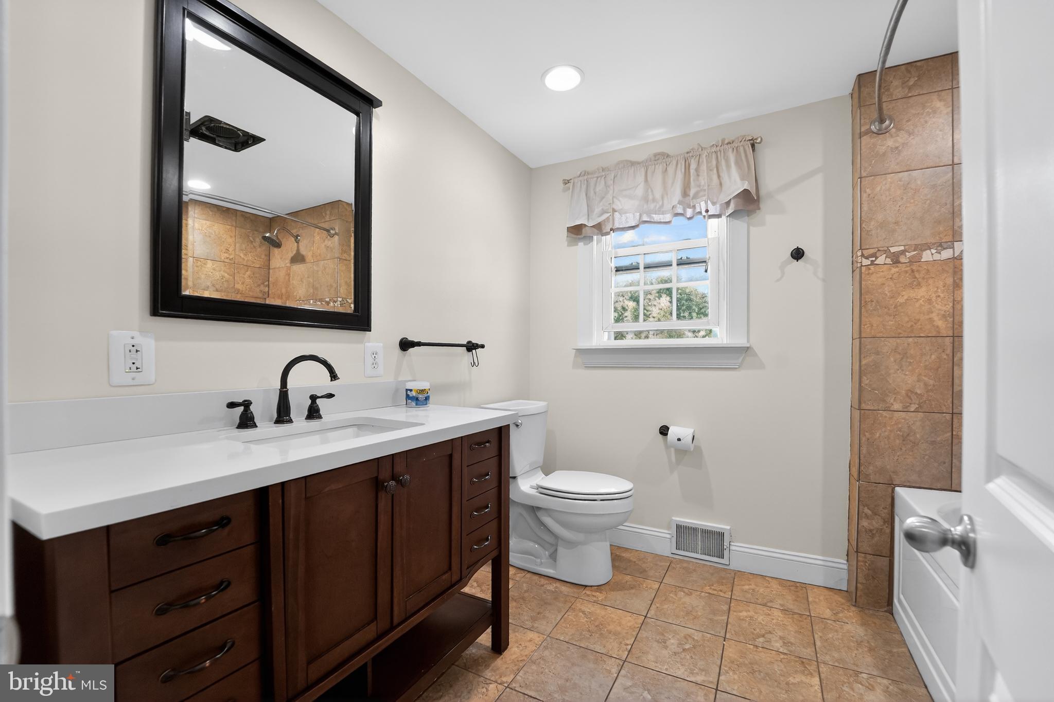DARNALL MANOR - Residential