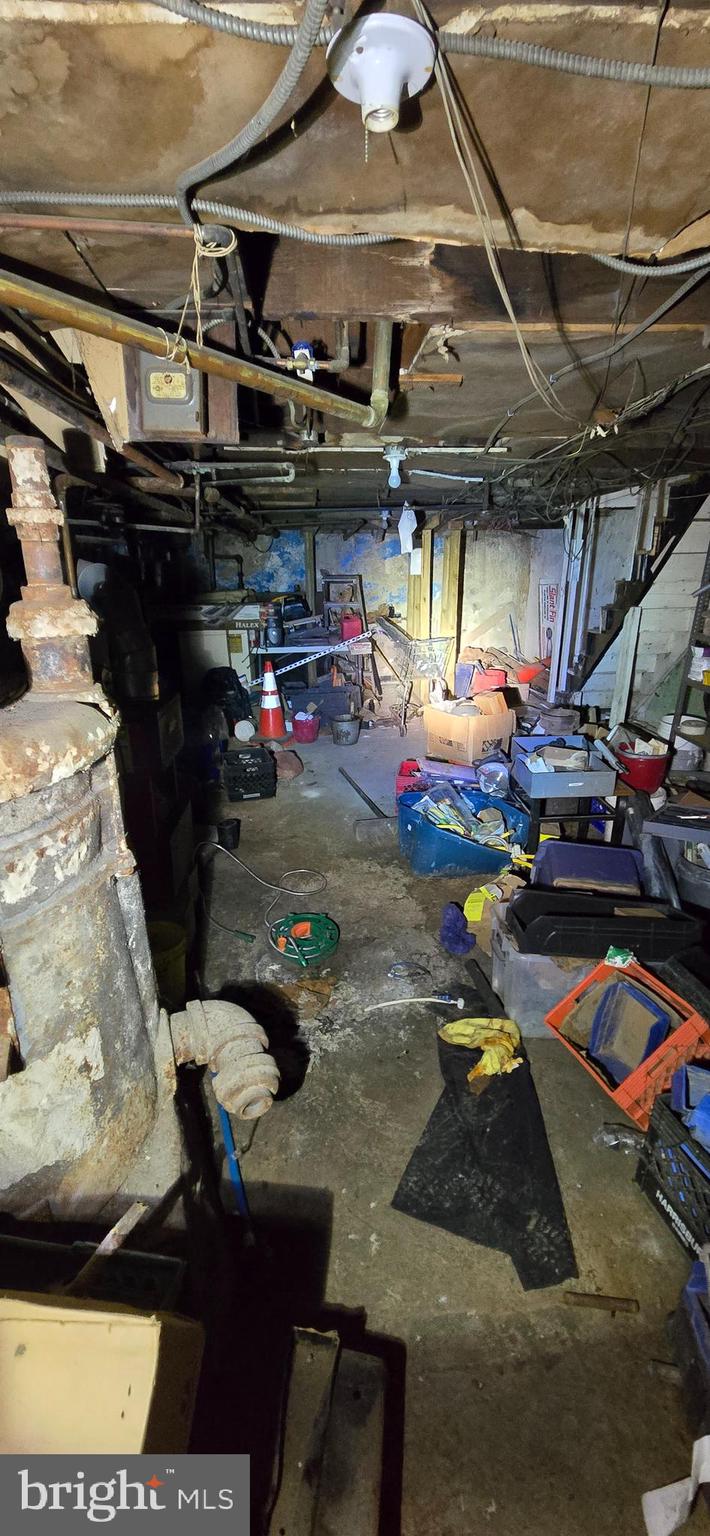 LOGAN - Commercial Sale