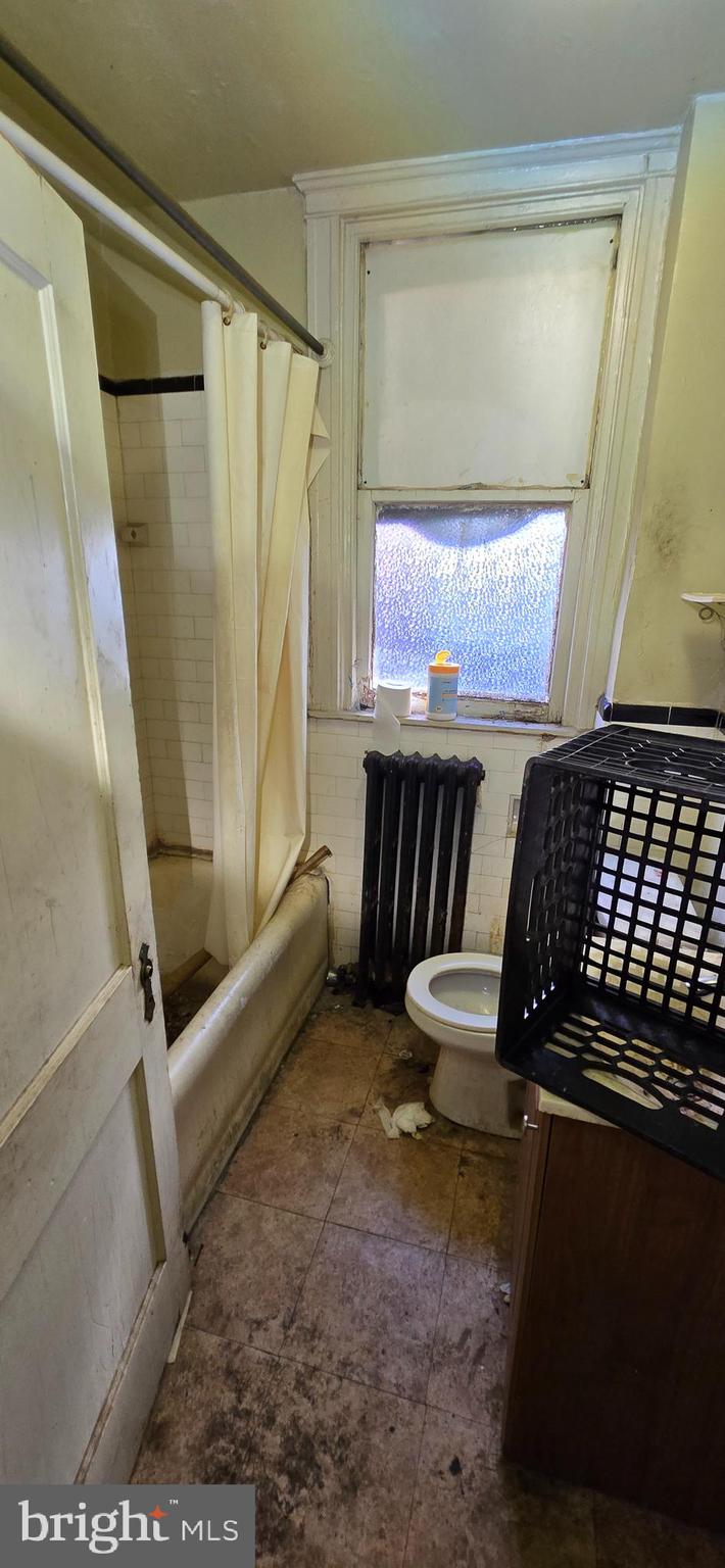 LOGAN - Commercial Sale