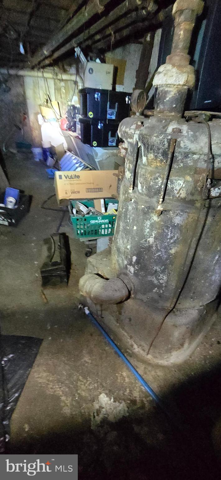 LOGAN - Commercial Sale