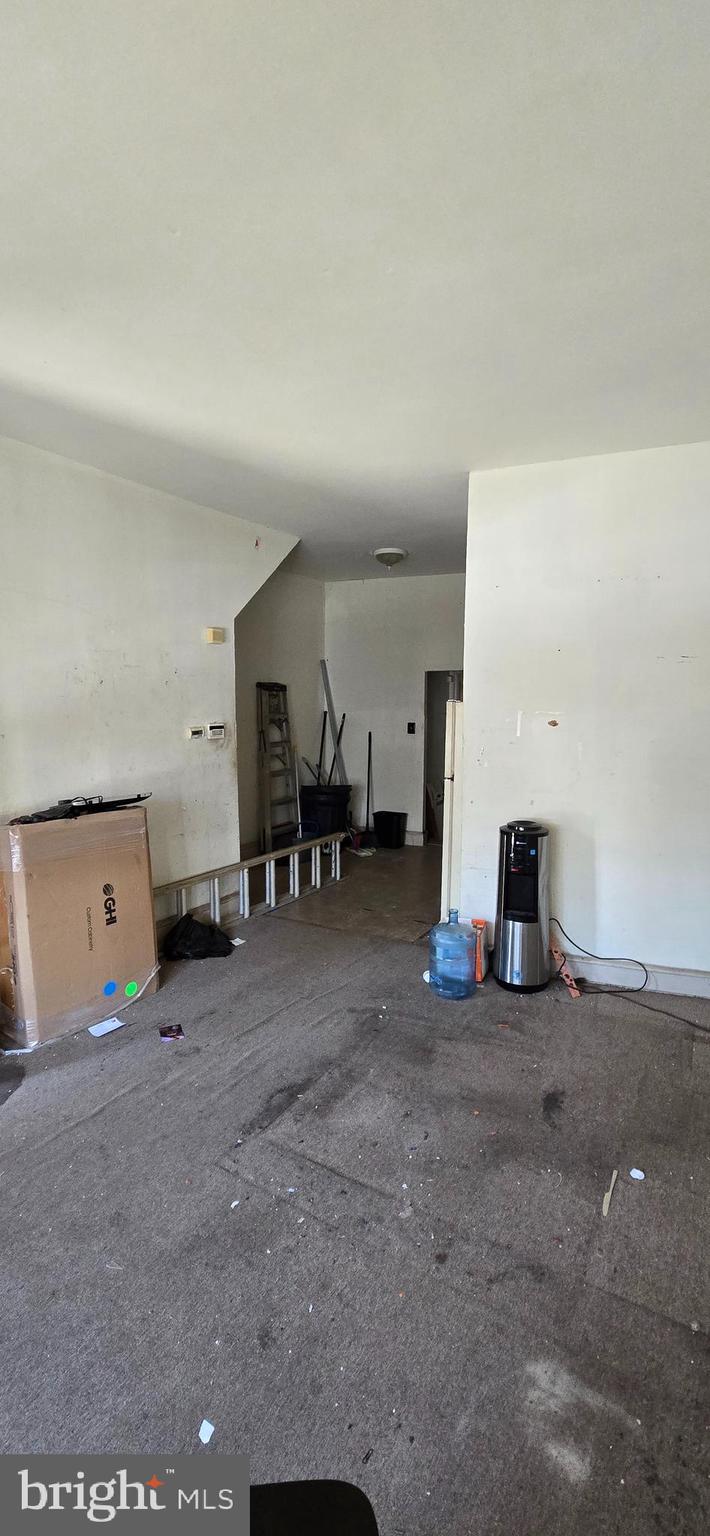 LOGAN - Commercial Sale