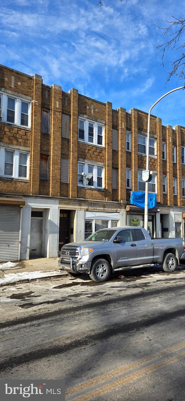 LOGAN - Commercial Sale