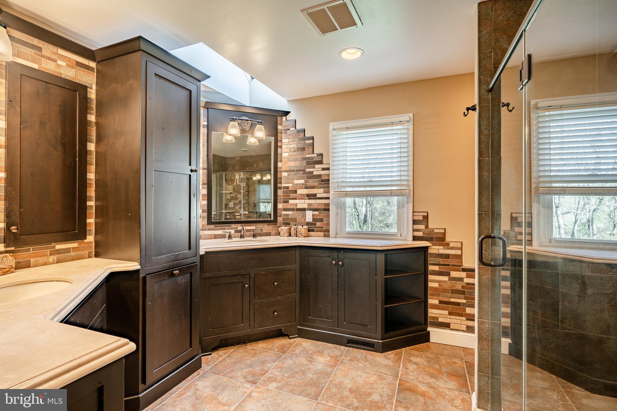 HERON HILL - Residential