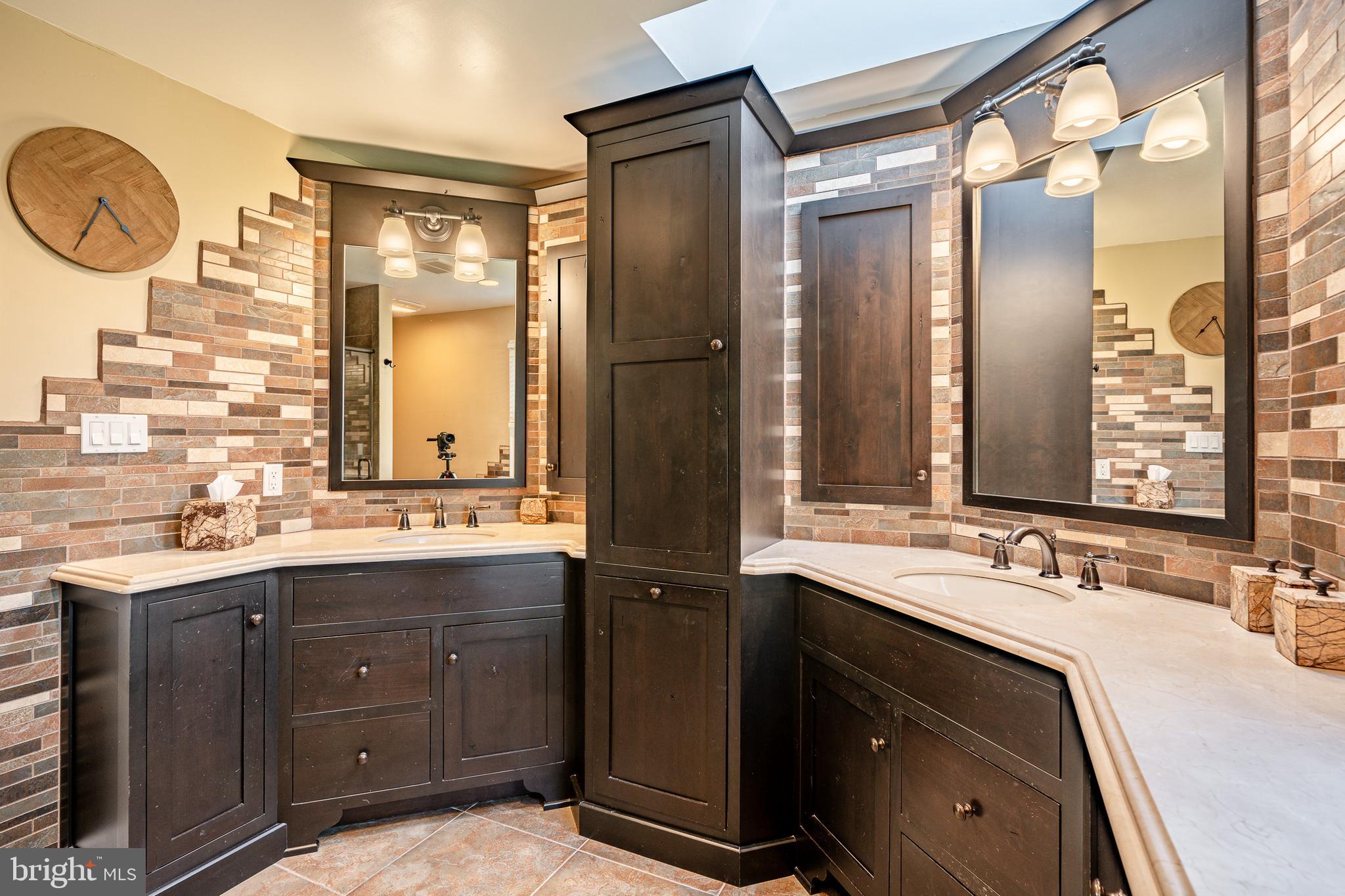 HERON HILL - Residential