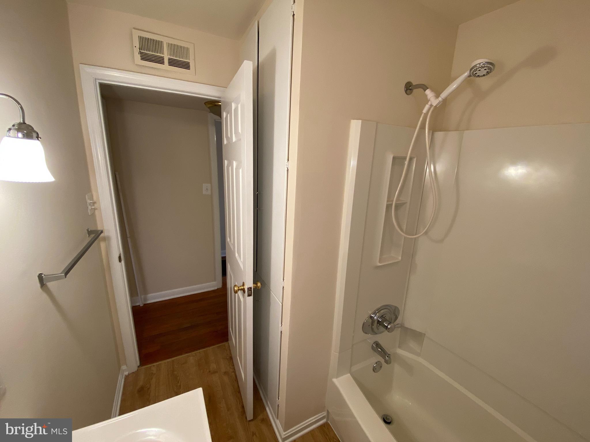 HIGHLAND HOMES - Residential Lease