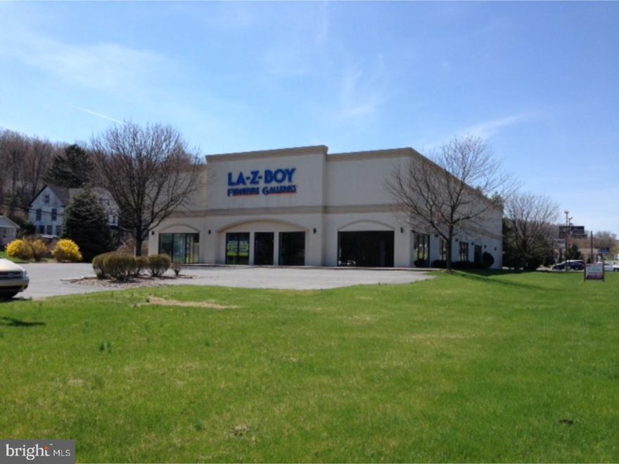 Modern Flex space, great destination retail or office needing warehouse/storage. 12k SF showroom/office quality, second floor has freight elevator and Loading dock. On Rt 222, One minute to Rts 724, 5 miles to Rt 422. 25 parking spaces. Also for sale