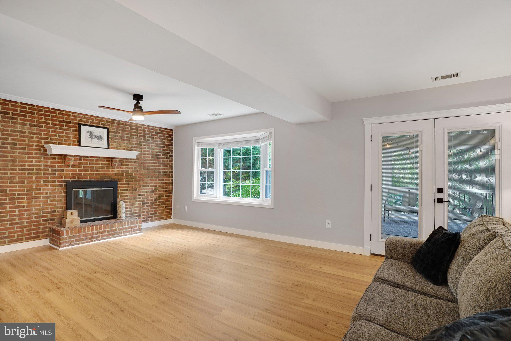 LAKEWOOD HILLS - Residential