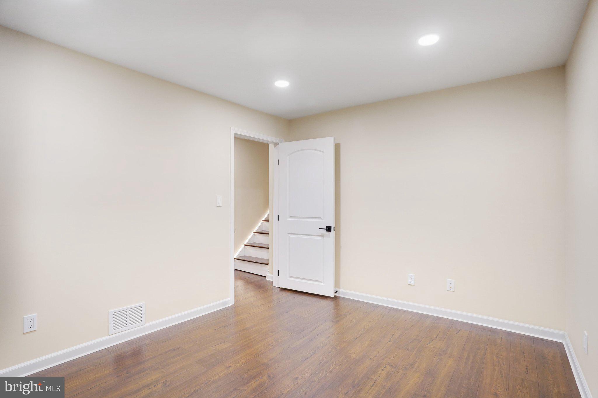 LAKEWOOD HILLS - Residential