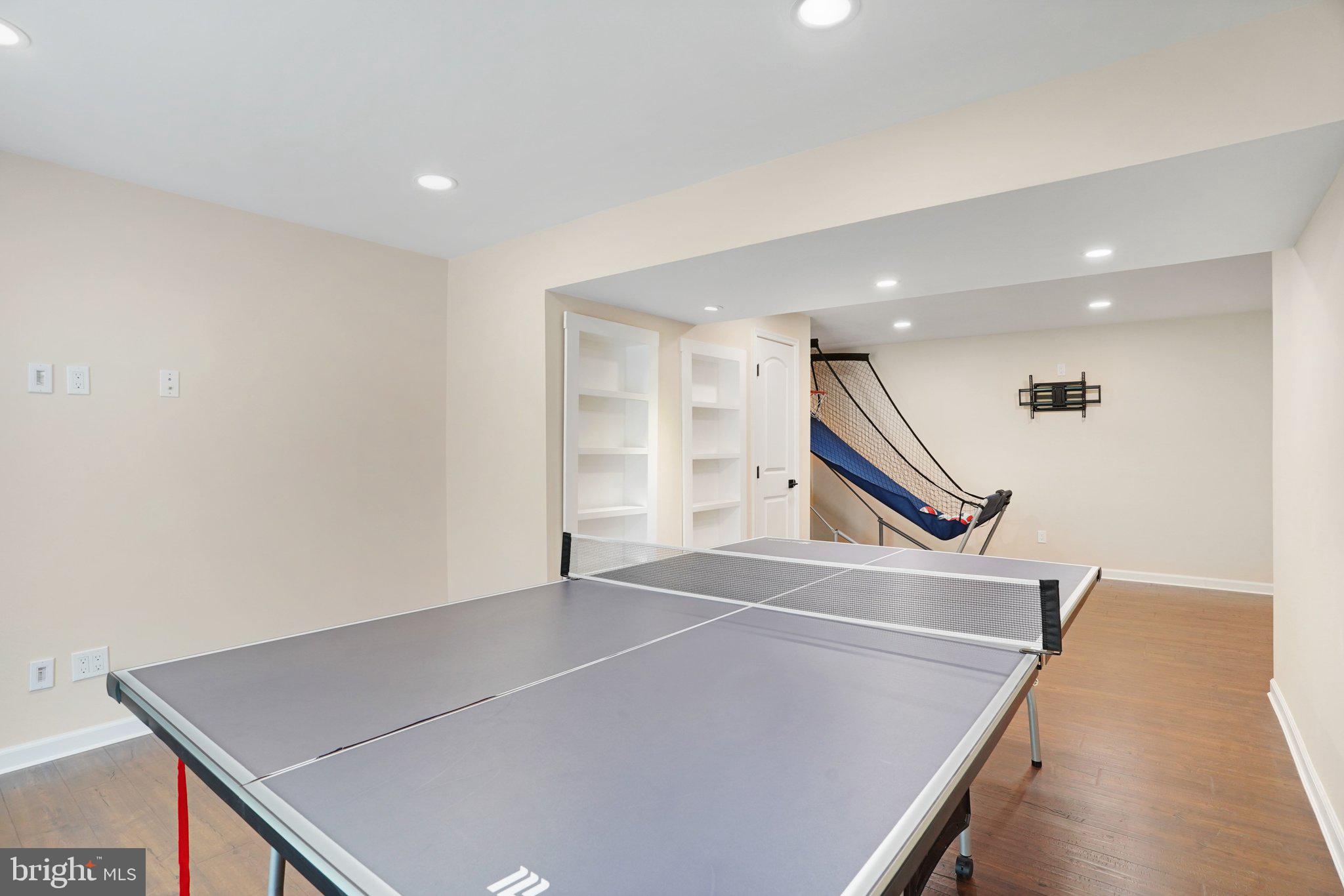 LAKEWOOD HILLS - Residential
