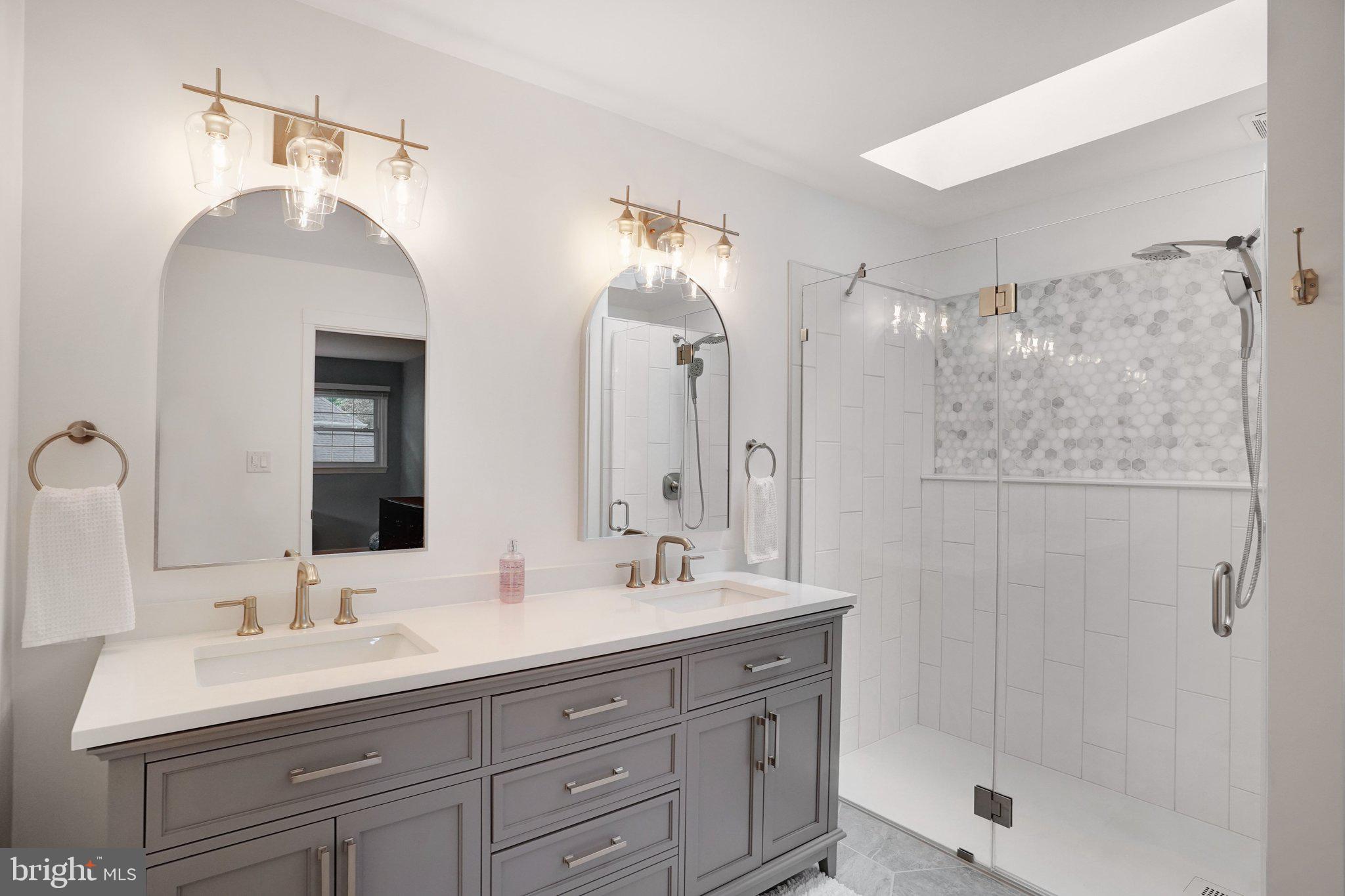 LAKEWOOD HILLS - Residential