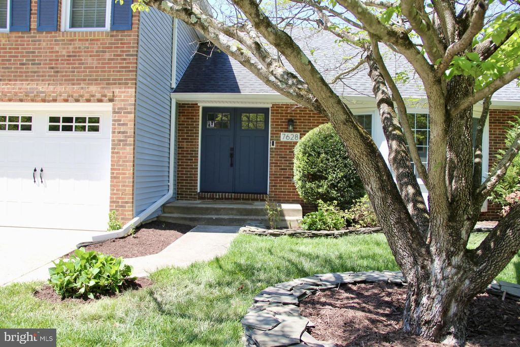 Photo of 7628 Gralnick Place, SPRINGFIELD, VA 22153 (MLS # VAFX2310158)
