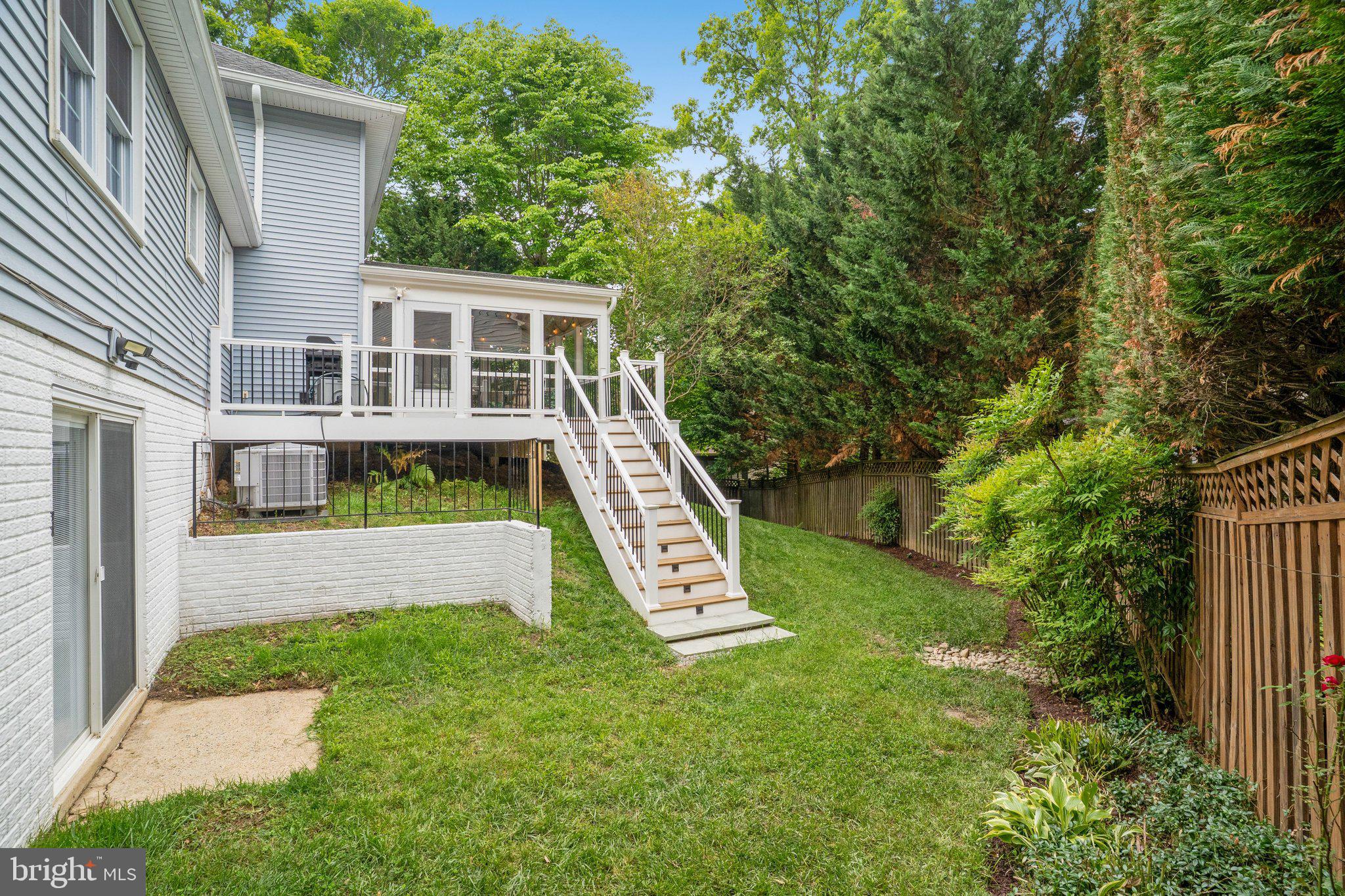 LAKEWOOD HILLS - Residential