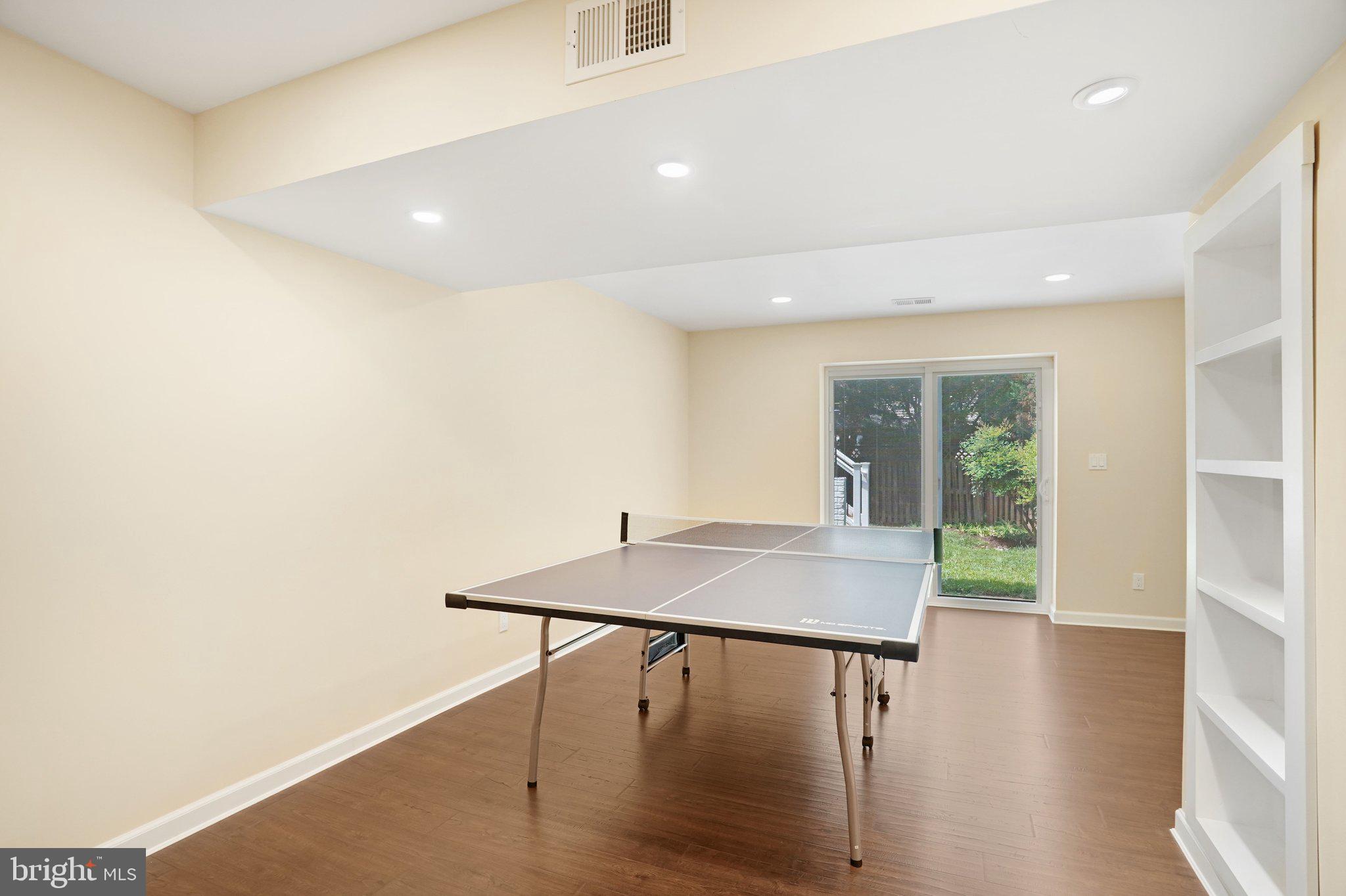 LAKEWOOD HILLS - Residential