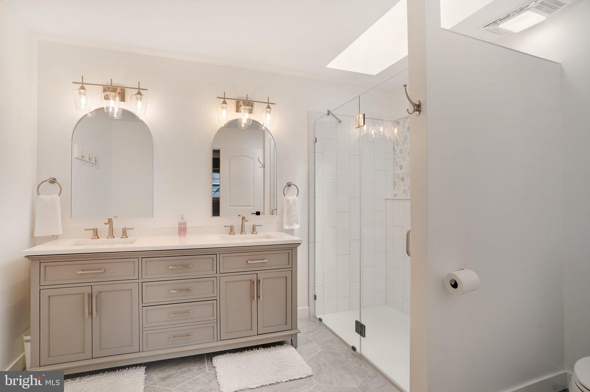 LAKEWOOD HILLS - Residential