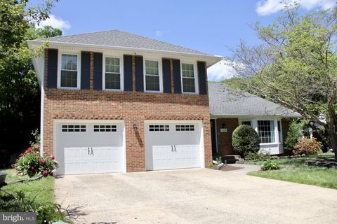 Photo of 7628 Gralnick Place, SPRINGFIELD, VA 22153 (MLS # VAFX2310158)