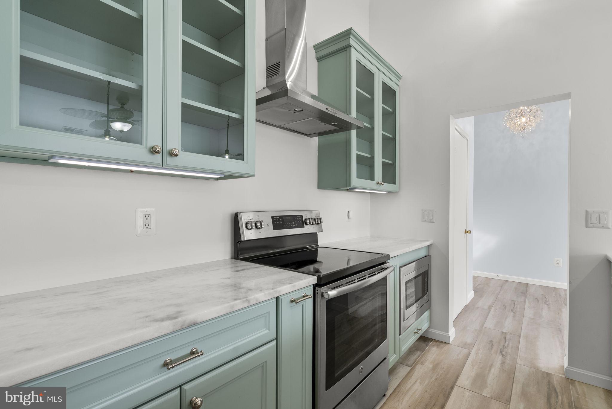 2610 CAMELBACK LANE 9