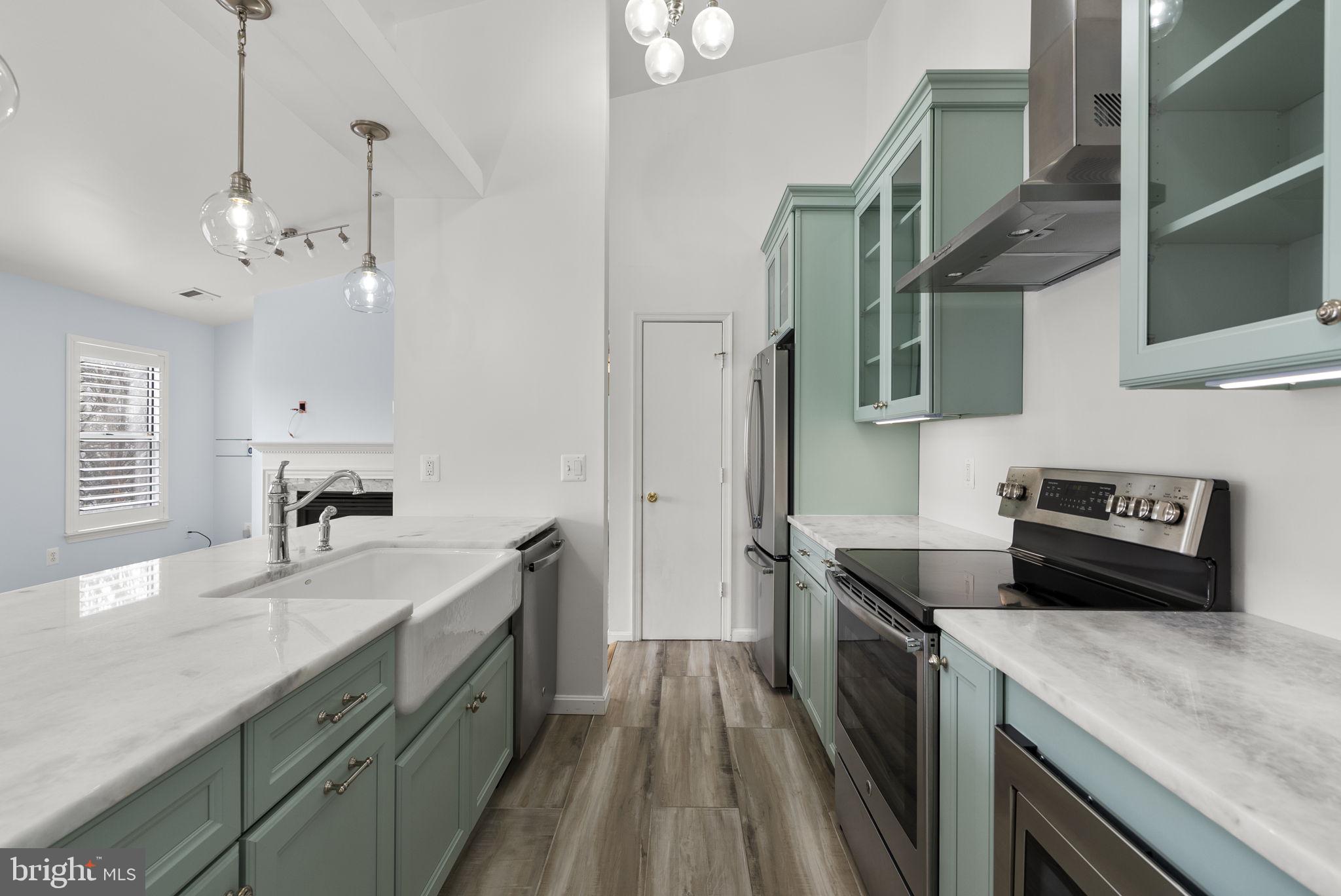 2610 CAMELBACK LANE 9