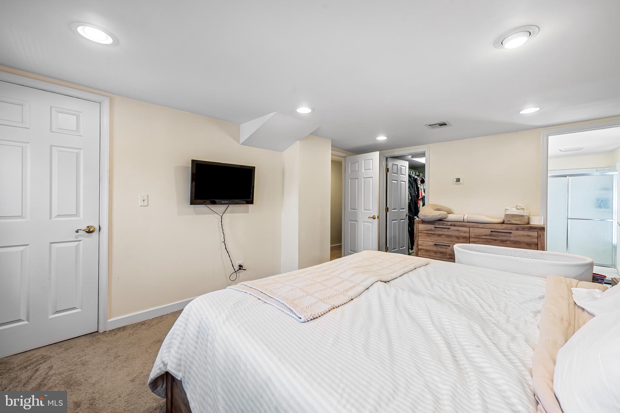 MOUNT WASHINGTON - Residential