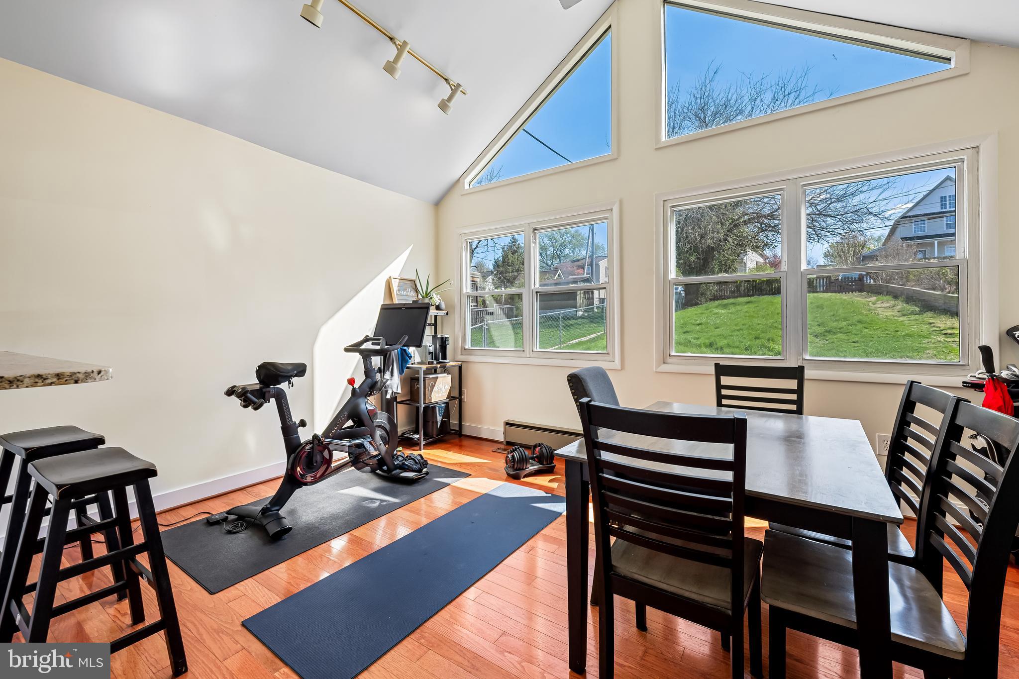 MOUNT WASHINGTON - Residential