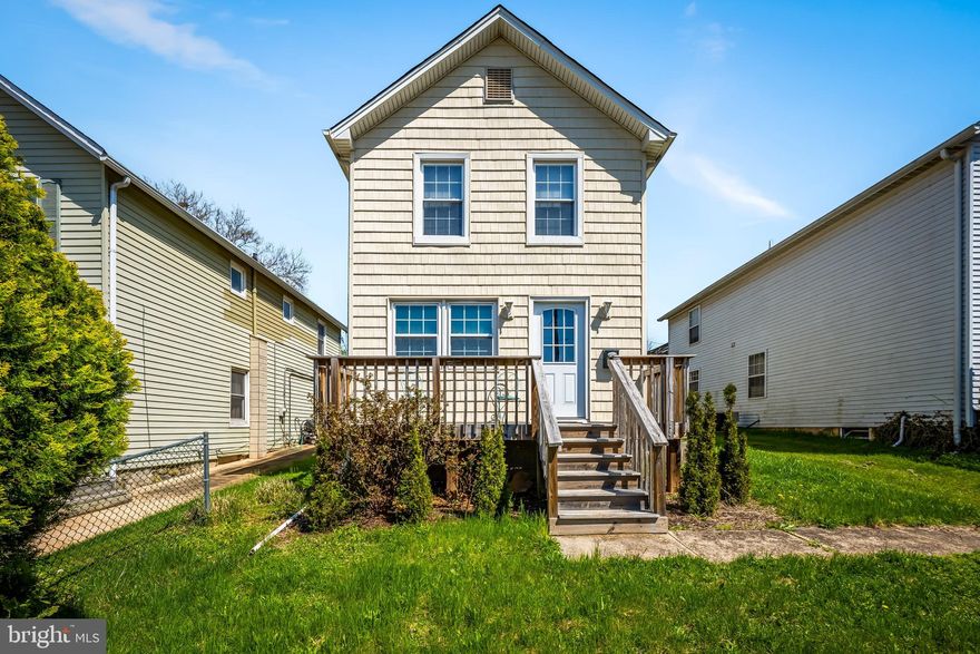 This beautifully remodeled home is located in the County, allowing residents to benefit from County taxes and schools, while still enjoying easy access to City conveniences such as Whole Foods, Lake Falls Village shops and restaurants, Pepe’s, and two nearby light rail stations. The house includes two generous bedrooms and two full bathrooms upstairs, one of which is attached to the primary bedroom. Downstairs, you'll find a spacious open-plan living space with an updated kitchen and a dining area that can also be used as a family room. The property also has a huge backyard and off-street parking.  It doesn’t get much better.