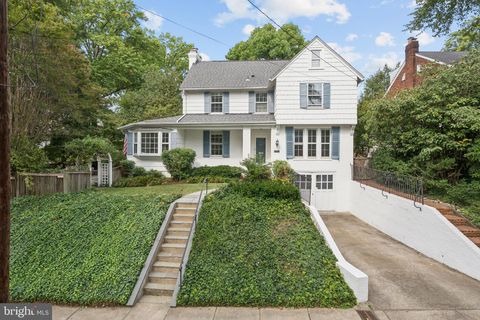 Photo of 3921 Aspen Street, CHEVY CHASE, MD 20815 (MLS # MDMC2200722)