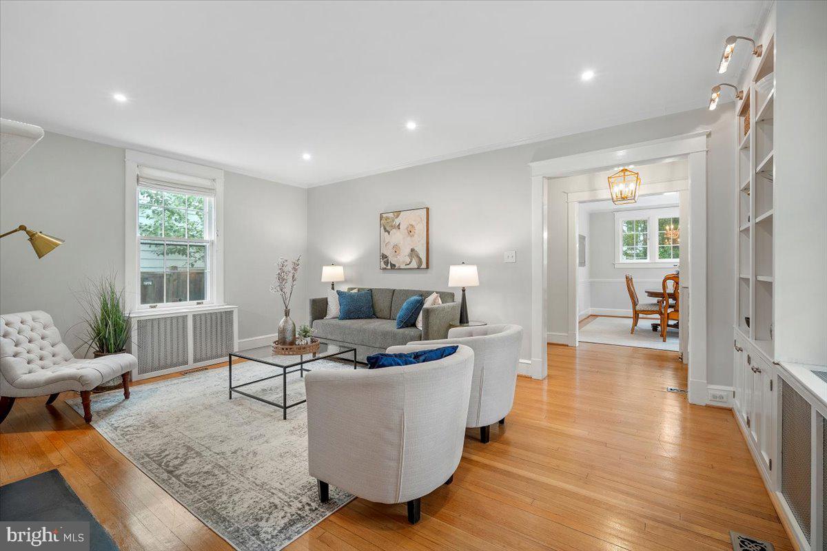 CHEVY CHASE - Residential