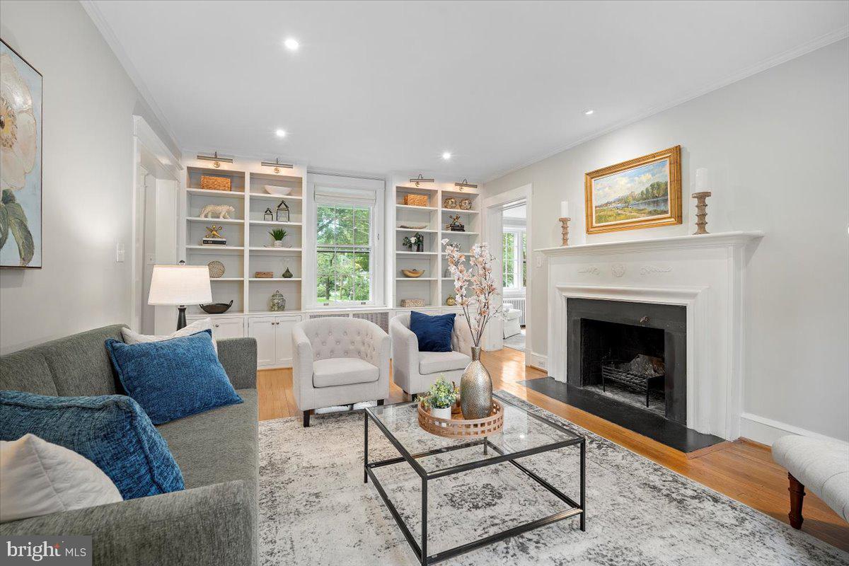 CHEVY CHASE - Residential