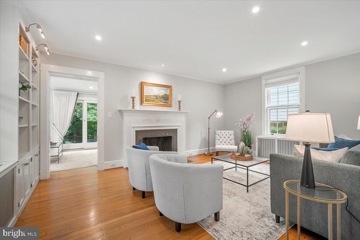 CHEVY CHASE - Residential